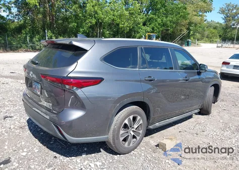 2023 Toyota Highlander Xle z USA, uszkodzony, nr VIN 5TDKDRAH3PS022619